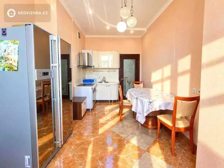 3-комнатная квартира, этаж 5 из 12, 98 м², фотография 5