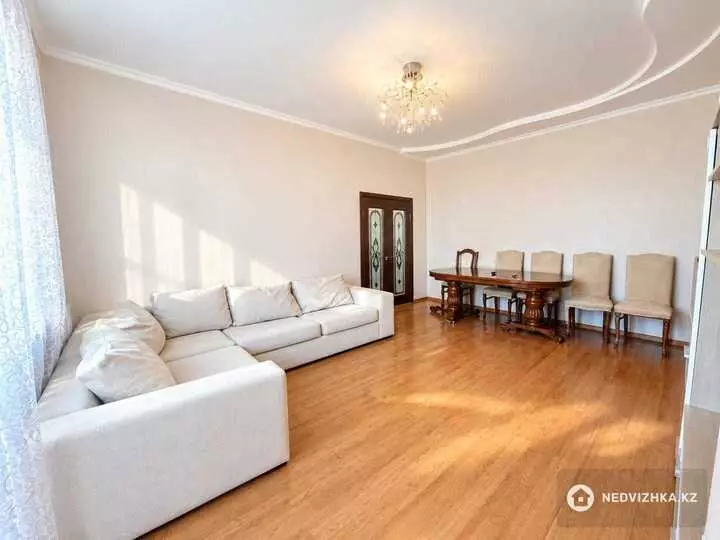 3-комнатная квартира, этаж 5 из 12, 98 м², фотография 2