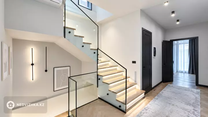 5-комнатный дом, 2.5 соток, 228 м², фотография 5