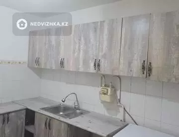 3-комнатная квартира, этаж 3 из 5, 60 м², На длительный срок