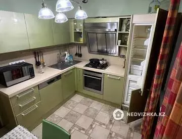3-комнатная квартира, этаж 5 из 5, 68 м², На длительный срок