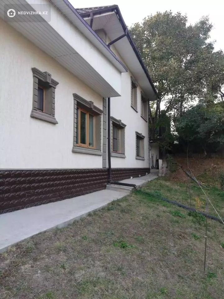 6-комнатный дом, 14 соток, 317 м², фотография 3