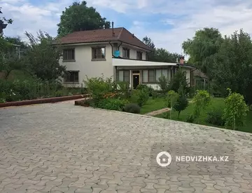 6-бөлмелі үй, 14 соттық, 317 м², 1-нобай