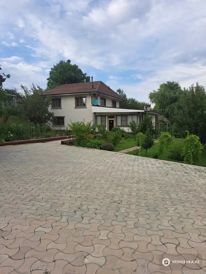 6-комнатный дом, 14 соток, 317 м²