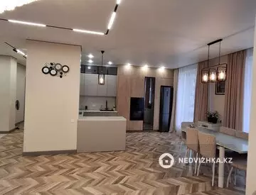 4-комнатная квартира, этаж 6 из 17, 135 м²