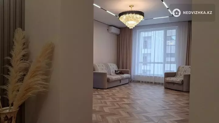 4-комнатная квартира, этаж 6 из 17, 135 м², фотография 3