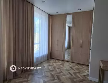 4-комнатная квартира, этаж 6 из 17, 135 м², миниатюра 11