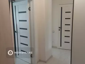 1-комнатная квартира, этаж 3 из 15, 42 м², На длительный срок