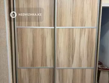 2-комнатная квартира, этаж 1 из 10, 48 м², миниатюра 7