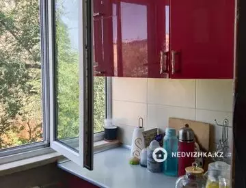 3-комнатная квартира, этаж 3 из 5, 65 м², миниатюра 11