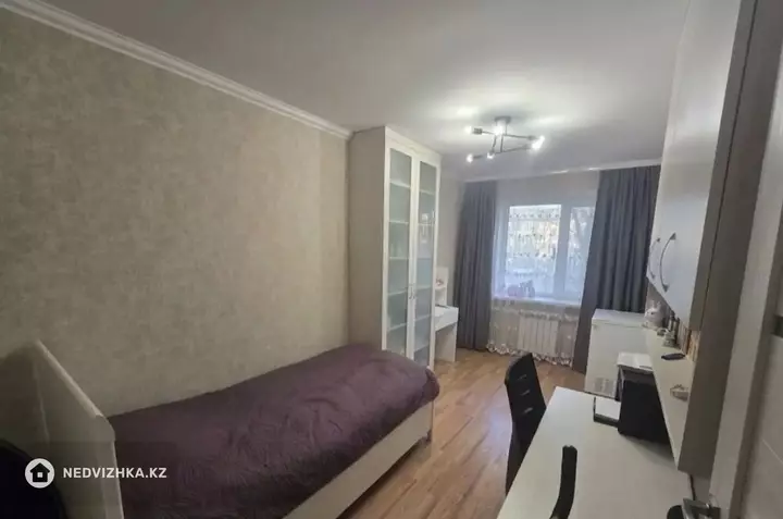 2-комнатная квартира, этаж 4 из 5, 47 м², фотография 5