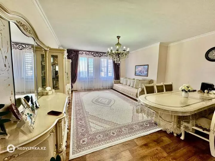 3-комнатная квартира, этаж 17 из 21, 114 м², фотография 3