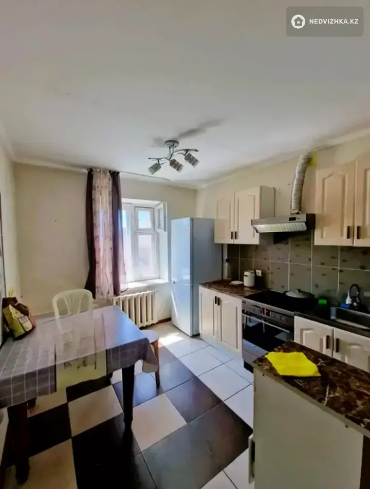 3-комнатная квартира, этаж 5 из 5, 92 м², фотография 2