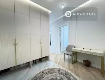 2-комнатная квартира, этаж 10 из 17, 64 м², миниатюра 11