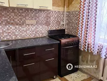 4-комнатная квартира, этаж 1 из 5, 56 м²