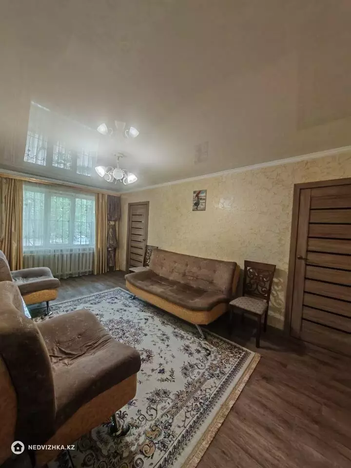 4-комнатная квартира, этаж 1 из 5, 56 м², фотография 4