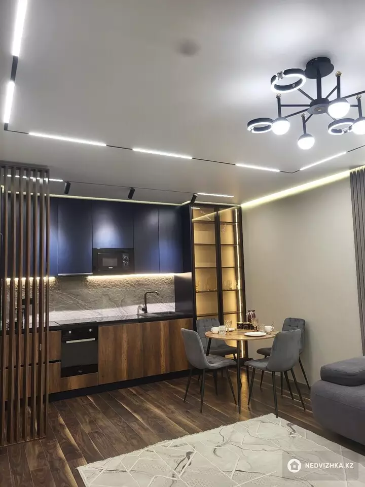 2-комнатная квартира, этаж 13 из 15, 65 м², Посуточно, фотография 2