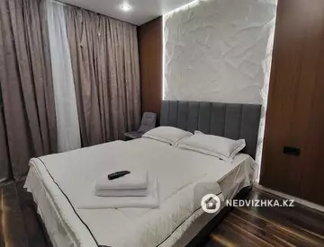 2-бөлмелі пәтер, қабат 13 барлық қабат саны 15, 65 м², Посуточно, 6-нобай