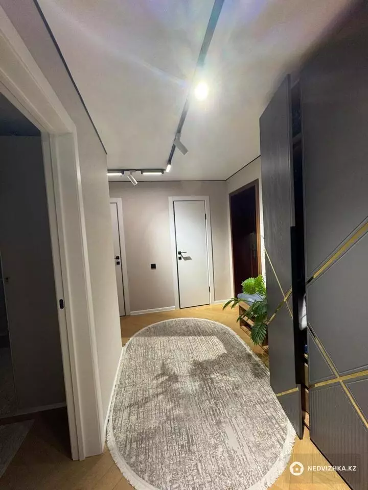 2-комнатная квартира, этаж 1 из 3, 60 м², фотография 4
