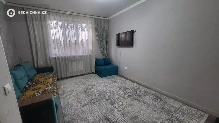 1-комнатная квартира, этаж 4 из 12, 32 м²
