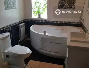 7-комнатный дом, 4.5 соток, 262 м²