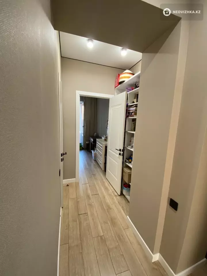 3-комнатная квартира, этаж 9 из 9, 78 м², фотография 4