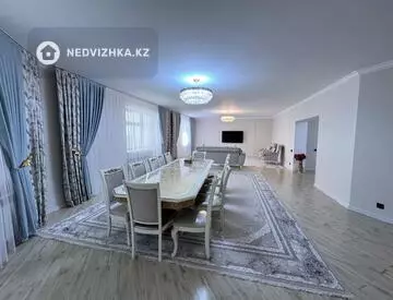 6-комнатная квартира, этаж 8 из 9, 280 м²