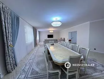 6-комнатная квартира, этаж 8 из 9, 280 м²