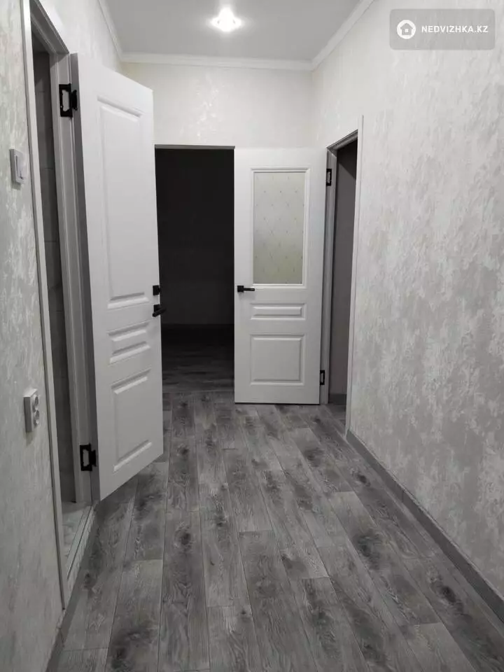 1-комнатная квартира, этаж 4 из 5, 38 м², На длительный срок, фотография 2