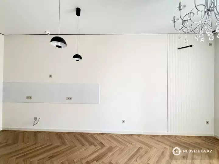2-комнатная квартира, этаж 10 из 12, 47 м², фотография 3