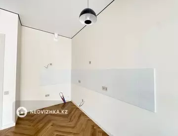 2-комнатная квартира, этаж 10 из 12, 47 м², миниатюра 4