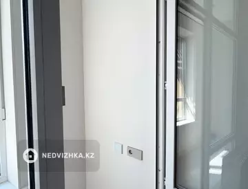 2-комнатная квартира, этаж 10 из 12, 47 м², миниатюра 7