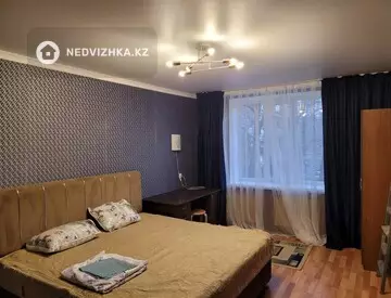 3-комнатная квартира, этаж 2 из 3, 78 м², На длительный срок