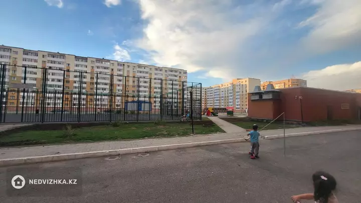 1-комнатная квартира, этаж 12 из 16, 44 м², фотография 2
