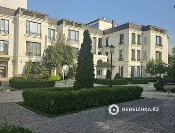 4-комнатная квартира, этаж 2 из 3, 198 м², миниатюра 1