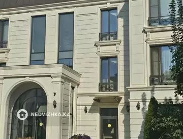 4-комнатная квартира, этаж 2 из 3, 198 м², миниатюра 4