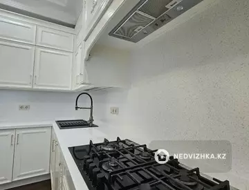 4-комнатная квартира, этаж 2 из 3, 198 м², миниатюра 6