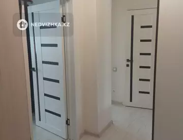 1-комнатная квартира, этаж 3 из 15, 42 м², На длительный срок