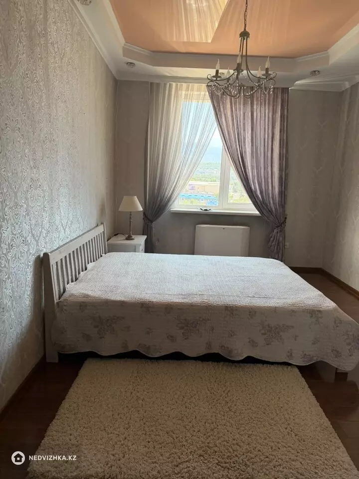 1-комнатная квартира, этаж 13 из 12, 130 м², На длительный срок