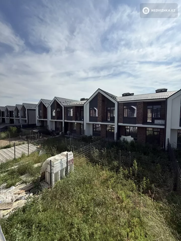 4-комнатный дом, 2 соток, 144 м²