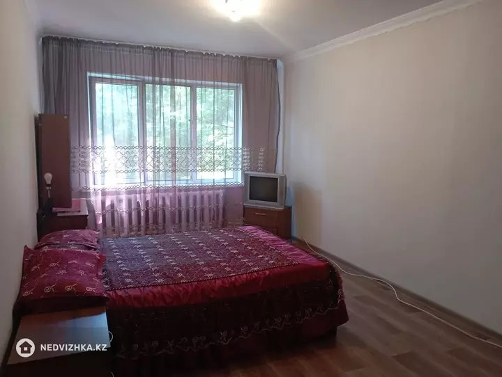 3-комнатная квартира, этаж 3 из 5, 66 м², фотография 3