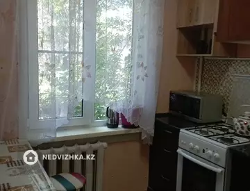 3-комнатная квартира, этаж 3 из 5, 66 м², миниатюра 7