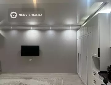 1-комнатная квартира, этаж 3 из 10, 43 м², миниатюра 1