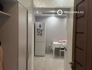 1-комнатная квартира, этаж 3 из 10, 43 м², миниатюра 2