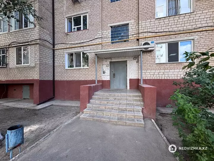 3-комнатная квартира, этаж 4 из 5, 87 м², фотография 2