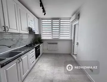 3-комнатная квартира, этаж 4 из 5, 87 м², миниатюра 7