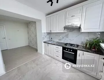 3-комнатная квартира, этаж 4 из 5, 87 м², миниатюра 8