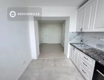 3-комнатная квартира, этаж 4 из 5, 87 м², миниатюра 10