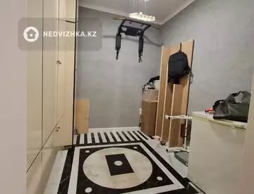 3-комнатная квартира, этаж 7 из 19, 80 м², миниатюра 3