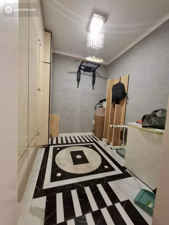 3-комнатная квартира, этаж 7 из 19, 80 м², фотография 3